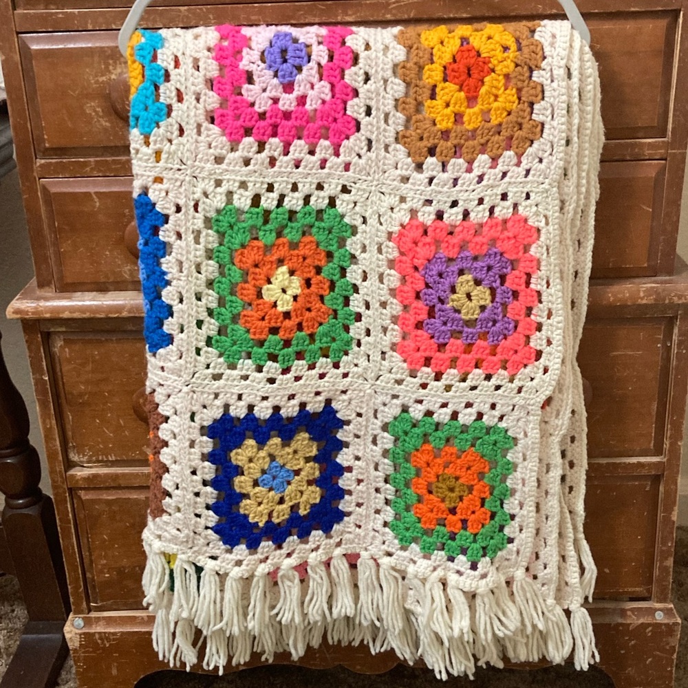 1970s Vintage Granny Squares Afghan